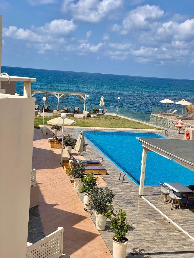 Nautica 3* Σταυρωμένος